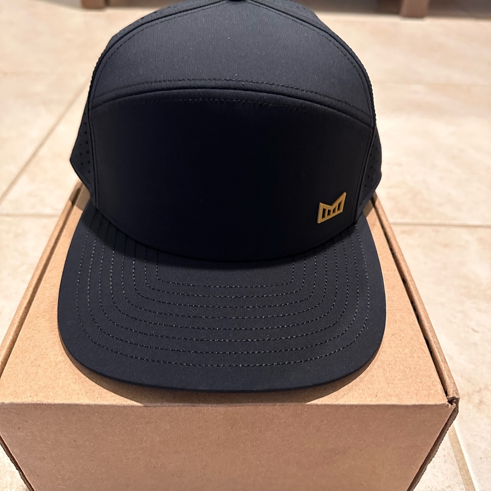 BRAND NEW - Melin - TRENCHES ICON HYDRO - Black/gum